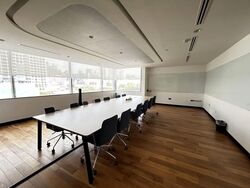 UE Square (D9), Office #558228281